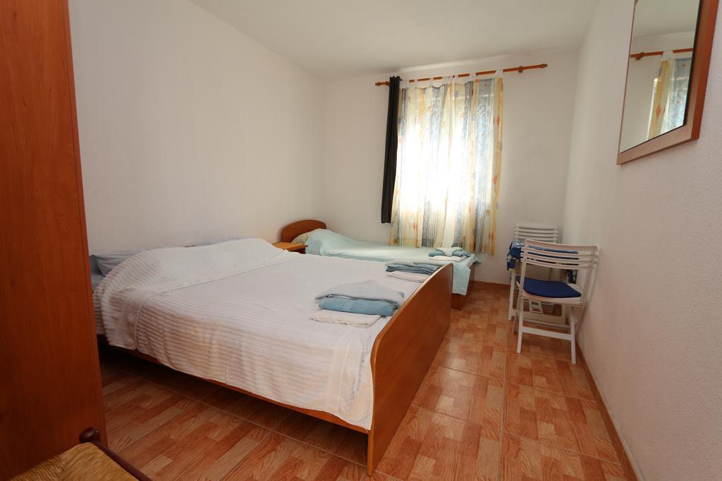 Apartments Antoneta Makarska Exterior photo