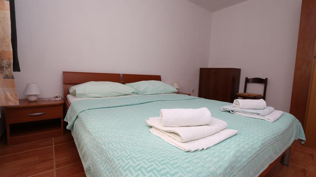 Apartments Antoneta Makarska Exterior photo