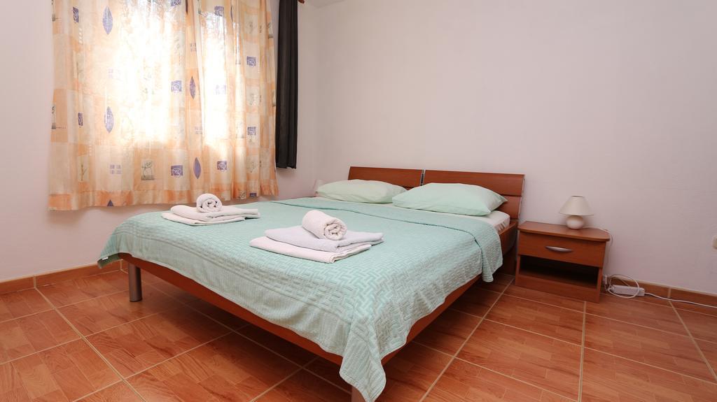 Apartments Antoneta Makarska Exterior photo