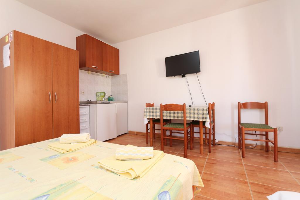 Apartments Antoneta Makarska Exterior photo